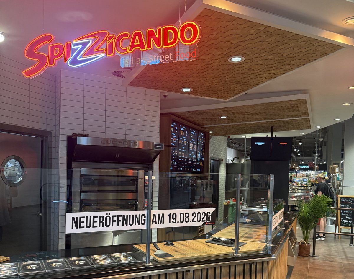 Kurz vor dem Start: die neue Theke im REWE am Zollhafen
